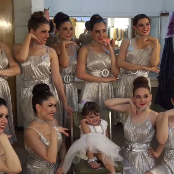 Es una completa diva, digna sucesora de su abuela 
<b><a href="http://www.univision.com/temas/veronica-castro">Verónica Castro</a></b>.