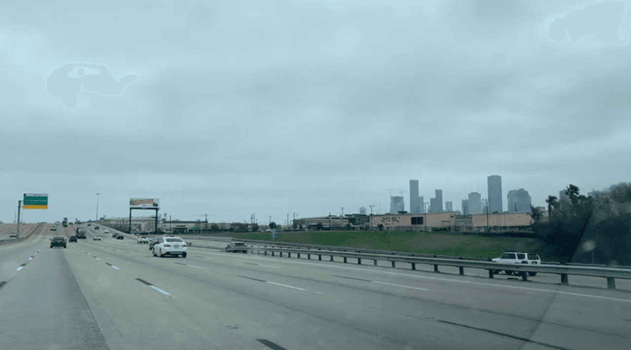 Calles y carreteras son afectadas por el paso de la tormenta invernal en el área de Houston