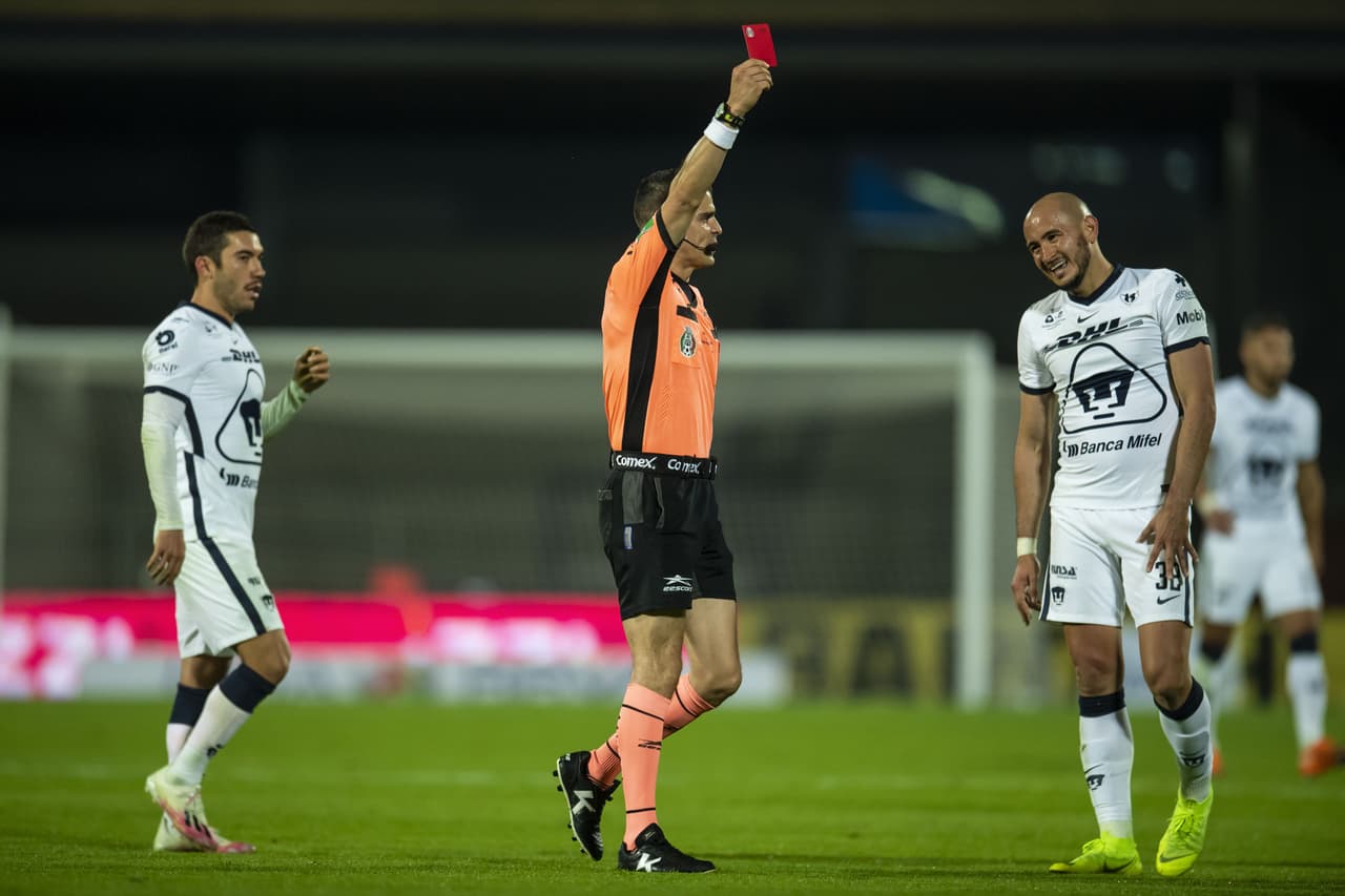 Con anotaciones de Carlos González y Emanuel Gigliotti, Pumas y León arrancan la final del Guard1anes 2020 con empate en Ciudad Univeristaria.