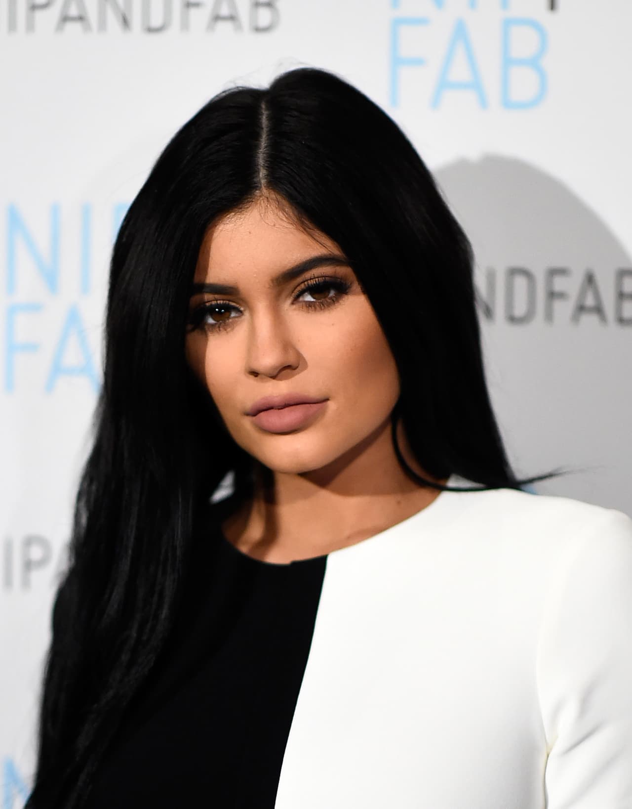 Kylie Jenner recibe disculpas del equipo que publicó en su nombre consejos personales (y sexuales) sin su consentimiento