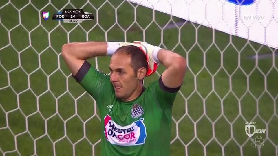 Goooolll!! Alex Nicolao Telles mete el balón y marca para Porto