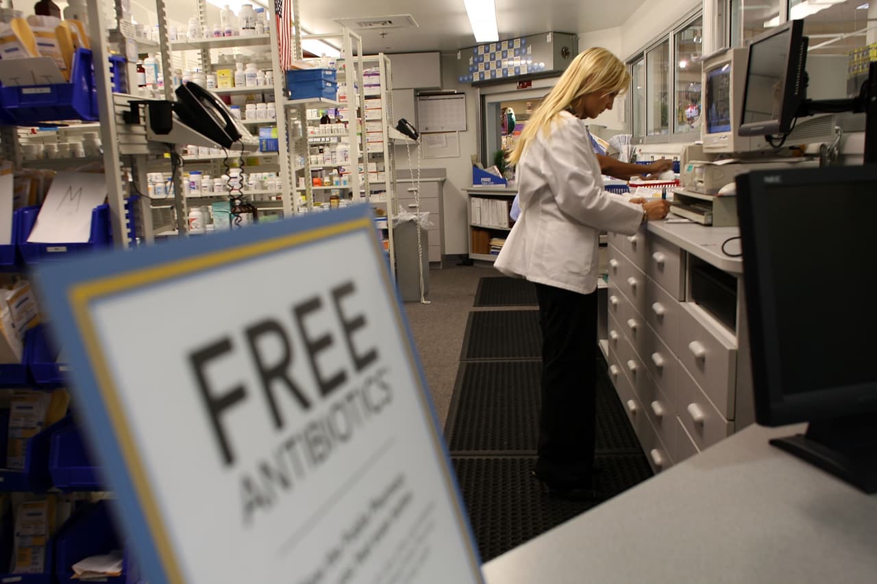 Y otros, como la amoxicilina, se conseguirán en $7.50, por 14 días de suministro. 
<br>