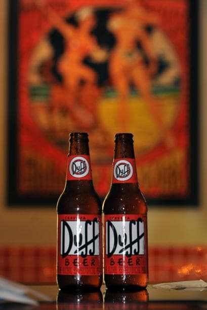 La Fiscalía de Colombia, anunció en recientes fechas que sellaría la investigación al no hallar "Duff Beer" en el mercado colombiano, y es que los empresarios diseñaron una etiqueta que si bien señala DuH Beer hace ver la H como dos f enlazadas.