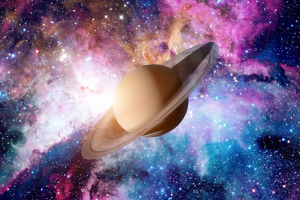 Estos últimos días del año serán el escenario de dos importantes eventos cósmicos. Por un lado el gran retorno del planeta Saturno que iniciará su tránsito por Capricornio, signo que rige, el día 20 de diciembre, después de 30 años de ausencia.