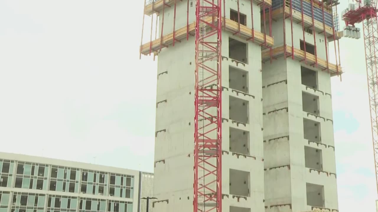 Un trabajador muerto, y otro herido tras caer de un andamio en construcción de Chicago 