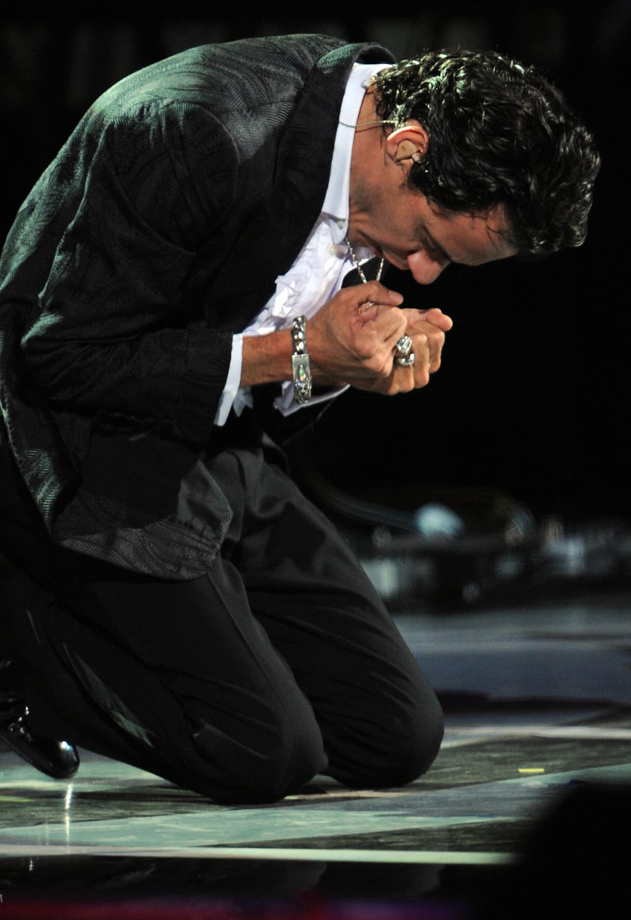 29. Para ese mismo año Marc ofreció una memorable presentación en Viña del Mar. El público se rindió a sus pies y el salsero lo agradeció de esta manera.