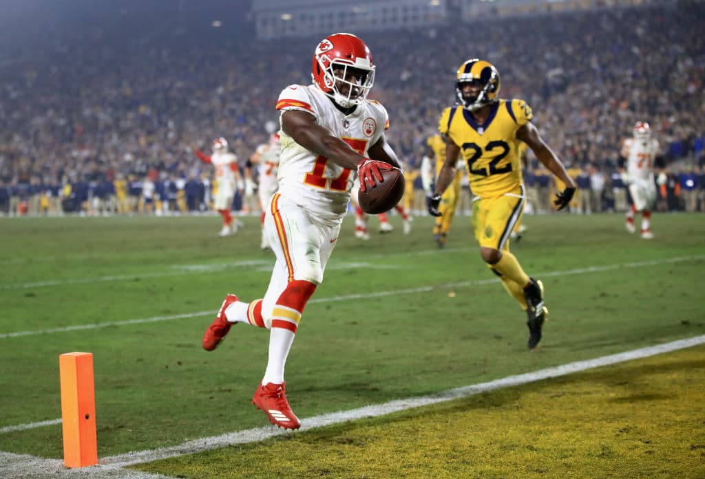 Esta es la primera vez en la historia de la NFL que un equipo que anota más de 40 puntos en dos partidos en una misma temporada los pierde.