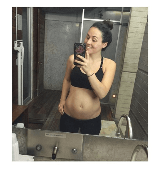 La carrera de la actriz fue autodidacta. No cursó estudios específicos. Comenzó en los foros a los 16 años y a los 17 ya se mantenía sola y fuera de casa de sus padres. 
<br>