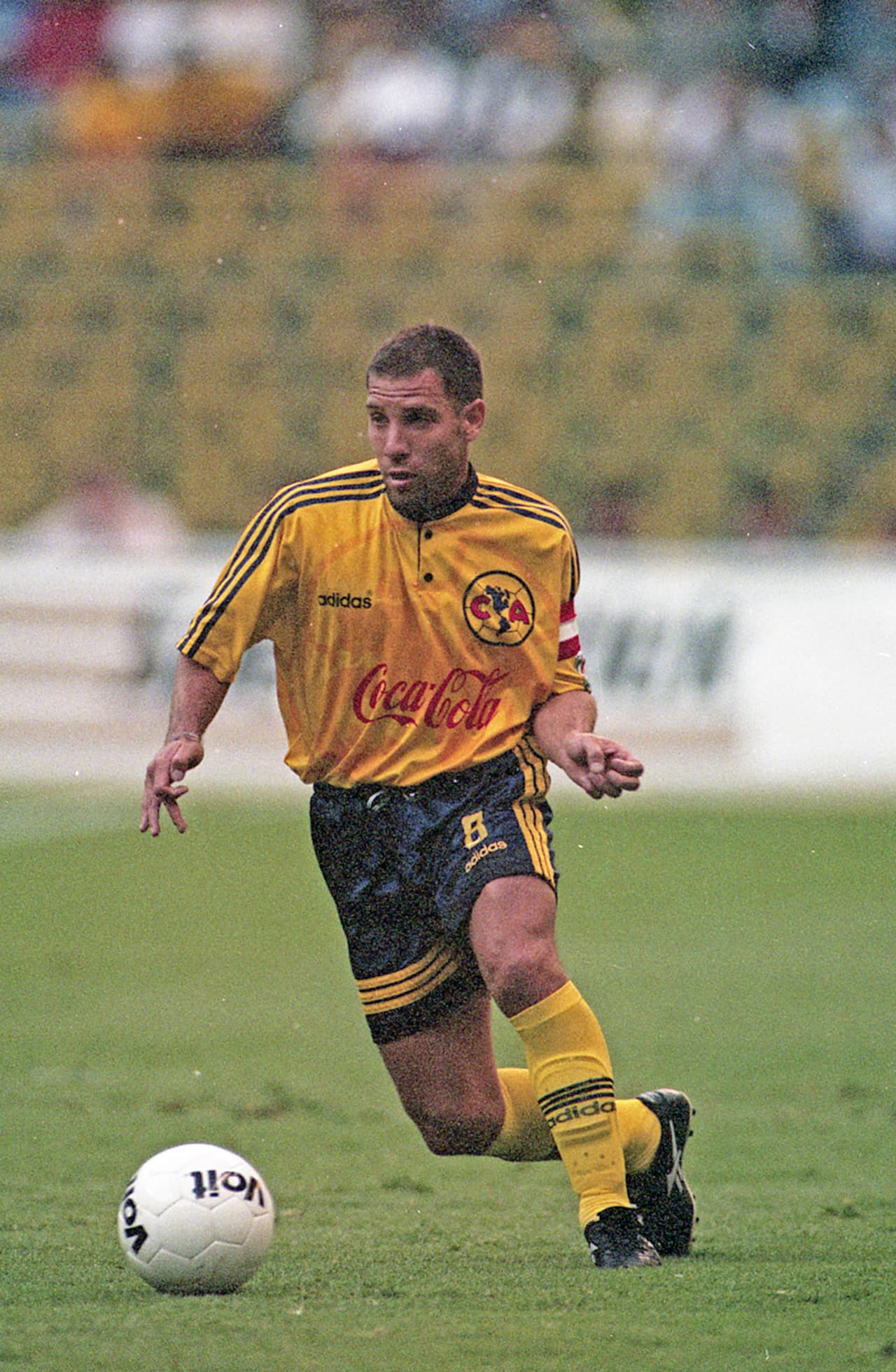 Photo of Alberto Garcia Aspe Team America at Invierno 1997 League Mexican, Foto de Alberto Garcia Aspe del Equipo America en el Invierno 1997 del Torneo Mexicano 27/11/1997/MEXSPORT/David Leah