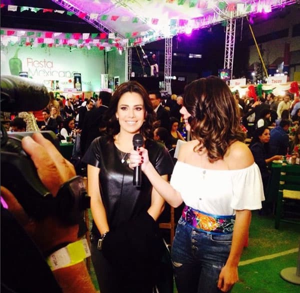 @LuzElenaGlez: "#
<b>DeMexicoCelebro</b> la grandeza de su gente, la fuerza, el amor y valentía de los héroes que nos dieron nuestra patria".