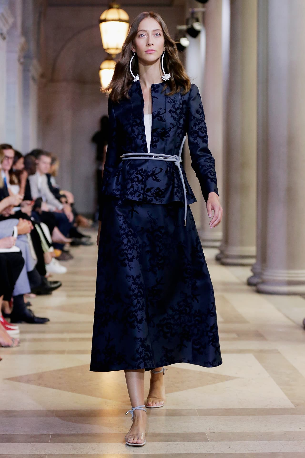 Checa otros diseños que nos impactaron en esta pasarla y que concentran lo mejor de las tendencias para la primera mitad del 2016.