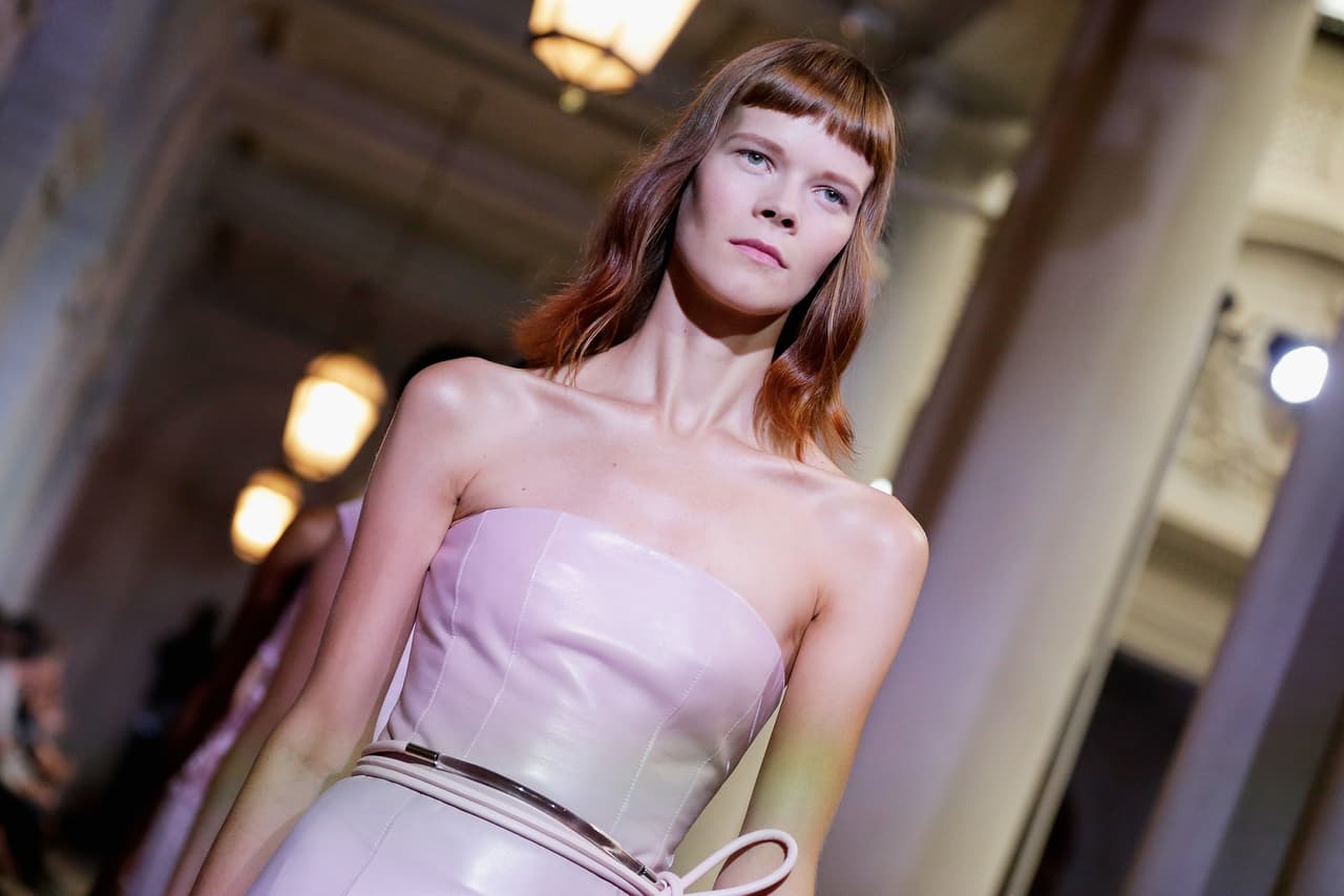 Ojos al natural, mejillas rosadas y labios en tono pastel son los básicos del siguiente año.