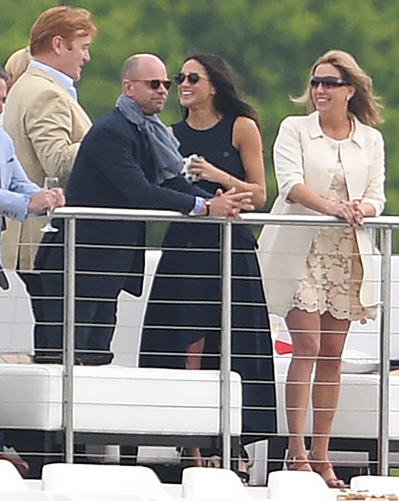 Meghan Markle comparte con Amanda y Mark Dyer, quienes son los padres de
<b> Jasper Dyer</b>, otro de los pajes en su boda. El niño, de seis años, es ahijado del príncipe Harry. Mark Dyer y Harry se conocen desde la infancia. En total, la comitiva contará con 10 niños y niñas.