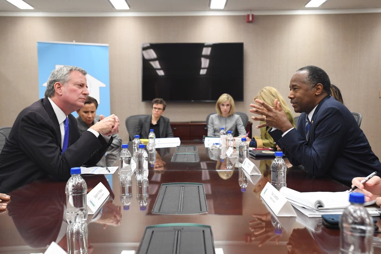 De Blasio asegura que control de NYCHA quedará en manos de la ciudad