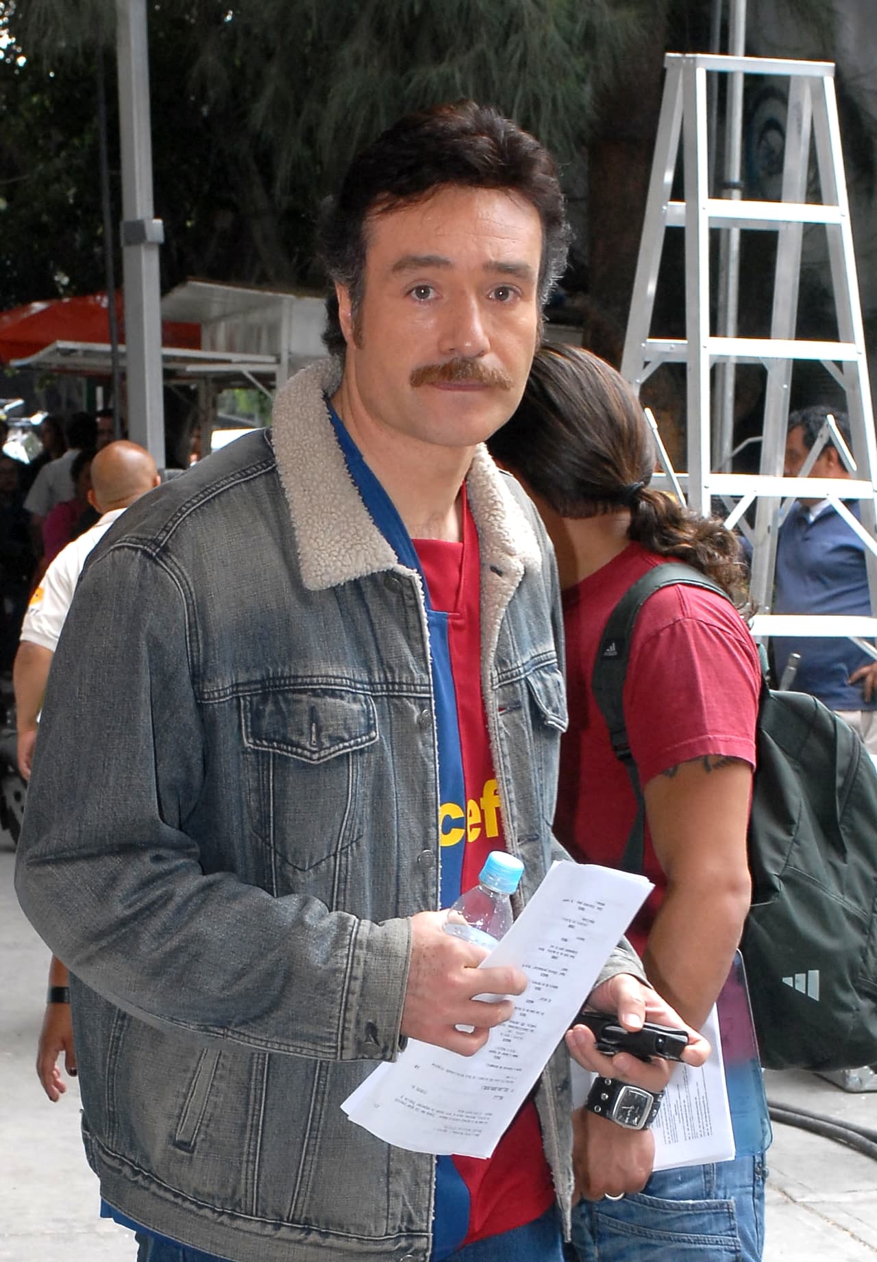 “Los doctores dicen que, si no mejora con el tratamiento que le mandaron, podrían internarlo en un psiquiátrico para que tenga atención más especializada”, publicó la revista mexicana citando a quien aseguraron era una fuente cercana al actor.