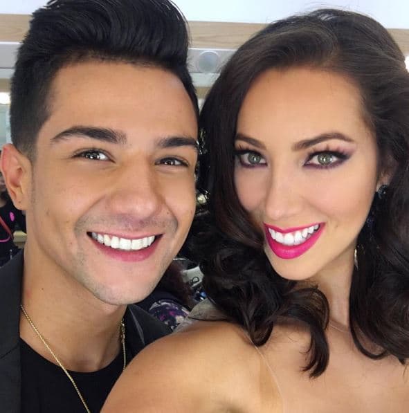 En Va Por Ti ha logrado también hacer buena amistad con sus compañeros de equipo. Aquí una foto con Luis Coronel en su break mientras trabajan.