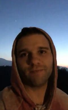 "Hace dos días en un sueño me desprendí, me vi durmiendo, fui a la puerta, le abrí y él estaba allí llorando y me dijo que todo lo que había sucedido era terrible", relató Montero.