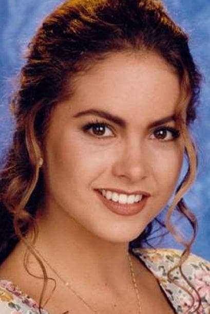 <b><a href="http://www.univision.com/temas/lucero">Lucero</a></b> fue la recia 'Margarita Santos' en 'Los parientes pobres'. Perseguida por la insidia de un pueblo, Margarita vivió para superar haber perdido un concurso de belleza, haber perdido la paz y la dignidad de su familia y hasta perder un amor. Era de carácter fuerte y a veces lastimaba a quien más deseaba ayudarla.