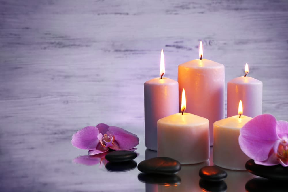 En el amor también son muy eficaces, porque nos pueden ayudar no sólo a esclarecer qué es lo que va mal, o librarnos de obstáculos en la relación o algo que nos impida avanzar en ella, brindando una claridad y poder para que nuestra relación evolucione y siga adelante de una manera más plena.