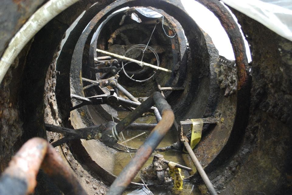 El acceso de los investigadores al submarino les ha dado pistas de cuán sofisticada era la nave. Hallaron que el sistema de hierro con el que la maniobraban ameritaba un "esfuerzo arduo" de la tripulación que, en muchas ocasiones, incluso se lastimaba las manos. 
<br>