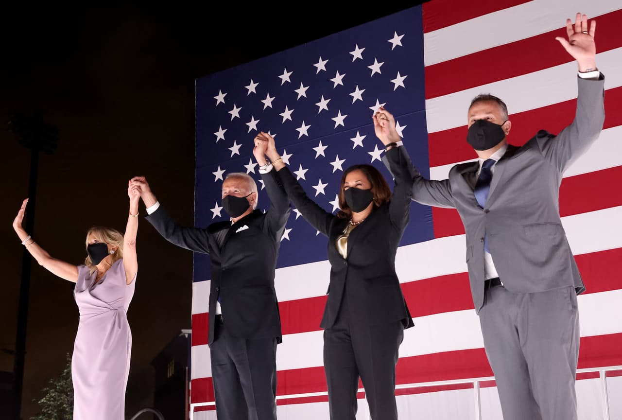 "No se trata de un partido, se trata de recuperar un país": inician campaña republicanos por Biden en Arizona 