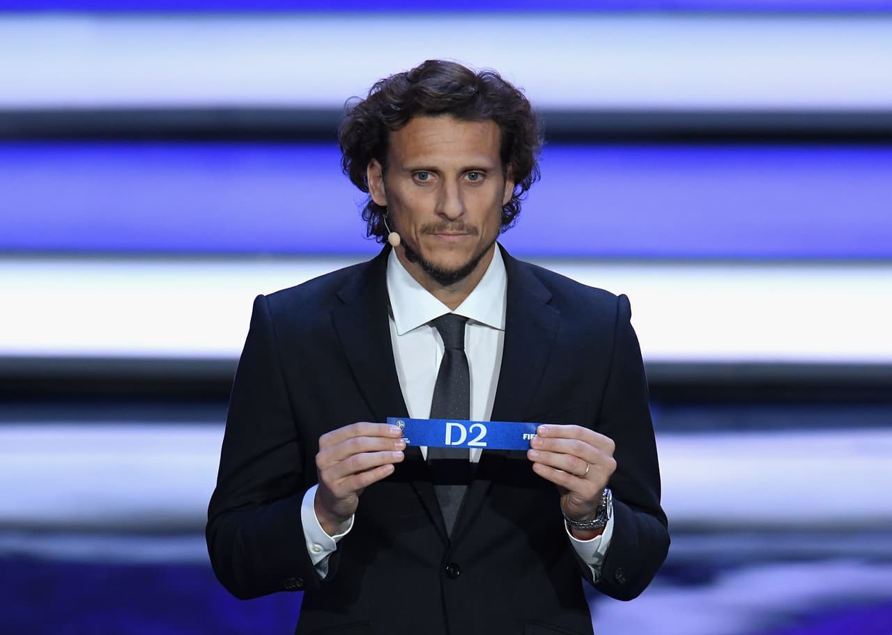 El brillo a nivel mundial en las canchas demostró una pasión que no dependía del dinero, pues su familia, de pasado futbolístico, incluso dio apoyo a fundaciones por petición del jugador.