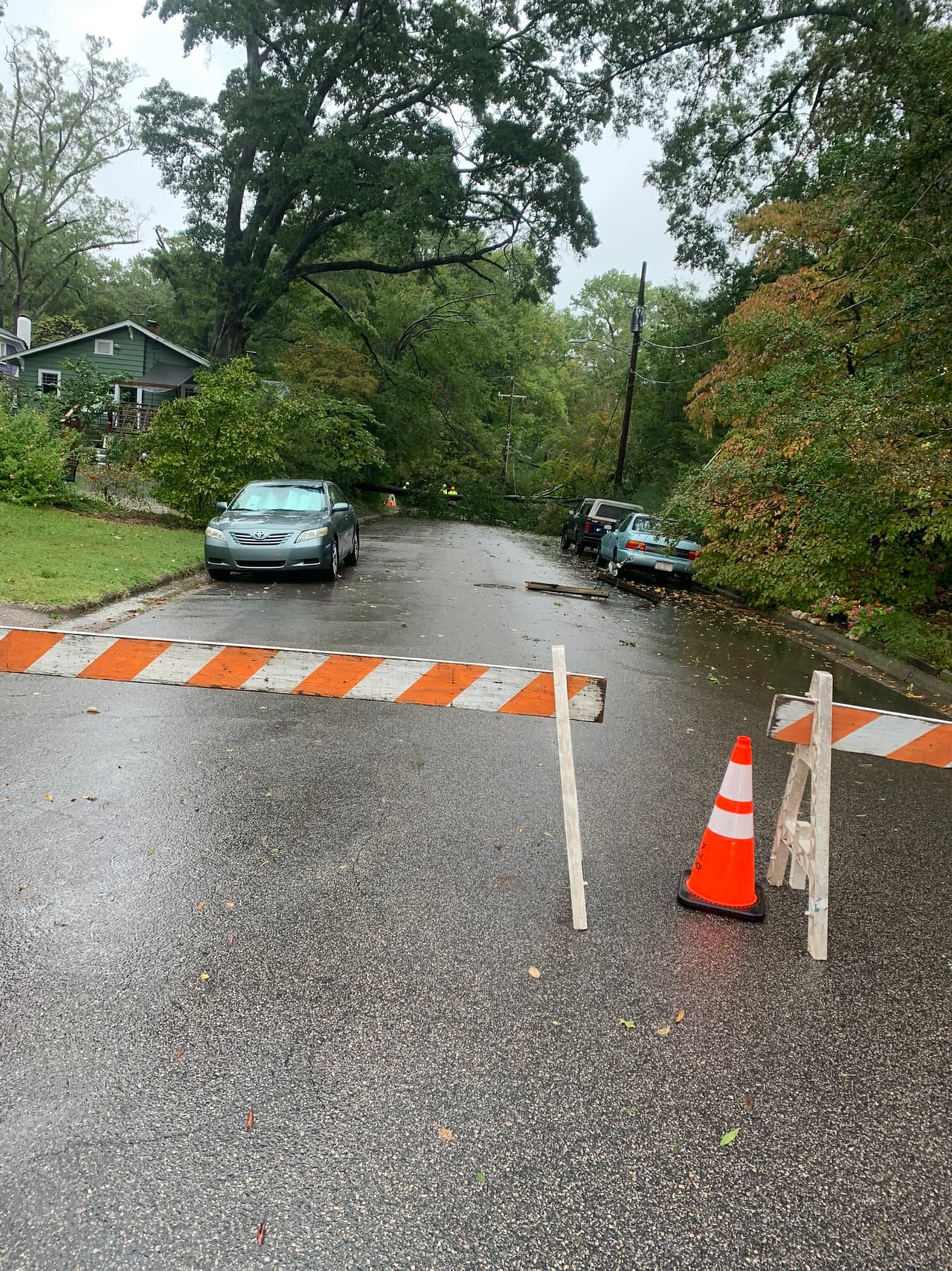 A su paso por Carolina del Norte, Ian dejó inundaciones en la costa y más de 400,000 apagones, siendo Wake el condado más afectado.