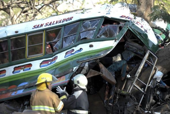 Esta semana El Salvador registró 12 muertos y 200 heridos, todos ellos víctimas de accidentes de autobuses.