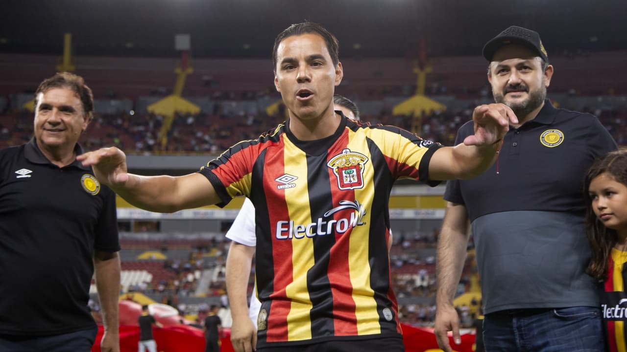 Omar Bravo quiere un partido de despedida 
