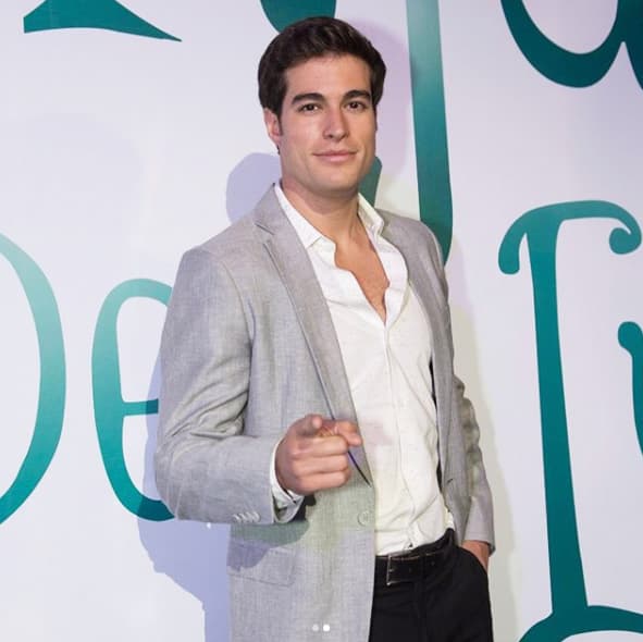 Danilo no dio mayores detalles de lo sucedido a su hermano, sin embargo, demostró que aunque está muy ocupado en las grabaciones de 'Las hijas de la luna', siempre tiene tiempo para estar con su familia.