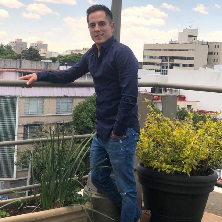 La testigo explicó que en ese momento uno de los motorizados comenzó a disparar contra el vehículo que conducía Del Prado.