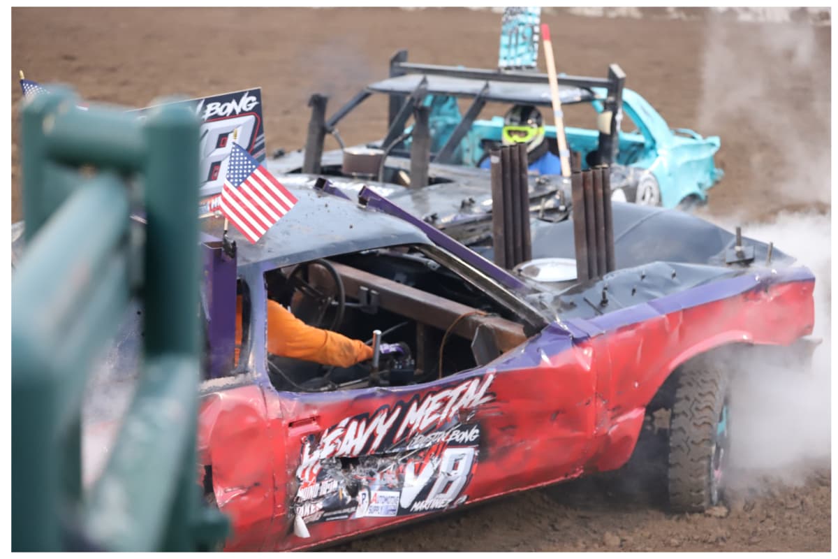 <b>Carreras de carros</b>
<br>Siente la adrenalina del campeonato de carros el sábado en Golden Spike Flat Track en Oden a la 1:00 p.m. Es un evento que no se podrá superar, necesitas boletos para poder entrar y cuestan $10 dólares, los niños mayores de 12 años ya pagan ticket.