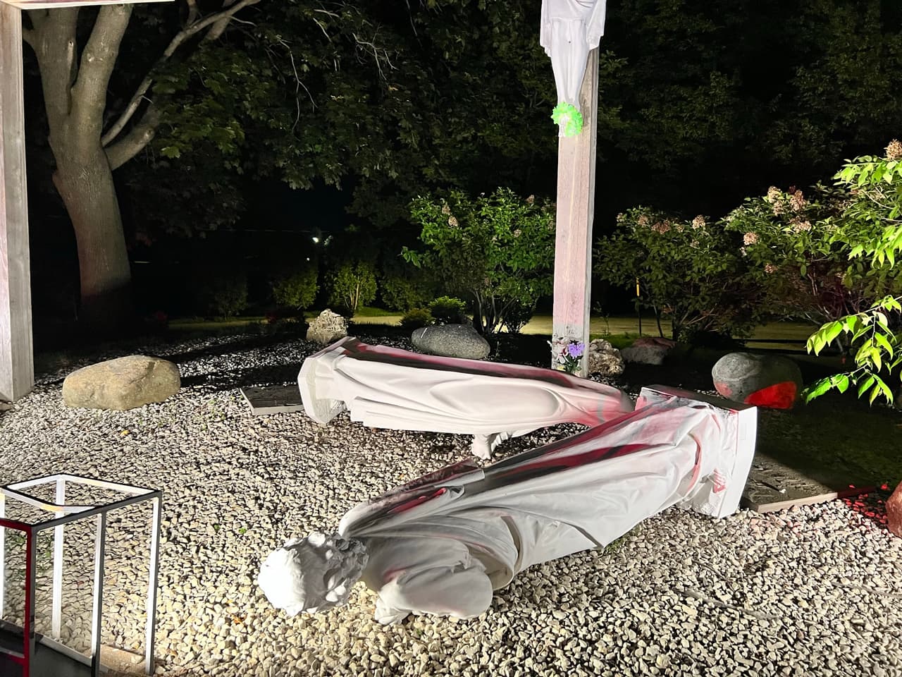 La Arquidiócesis de Chicago ha sido plenamente consciente de este incidente y han sido informados sobre los hechos. 
<br>