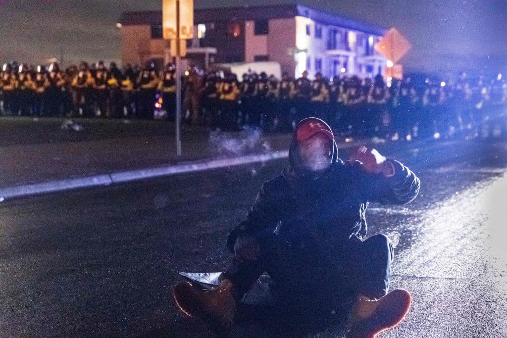 Cerca de 60 detenidos en la tercera noche de disturbios en Minnesota por muerte de Daunte Wright
