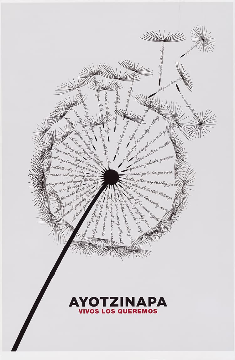 La exhibición "Ayotzinapa: un rugido de silencio" honra a los 43 estudiantes desaparecidos en 2014 en México.