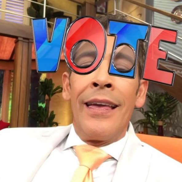 Johnny invitando a su gente a votar. (Noviembre 8, 2016)