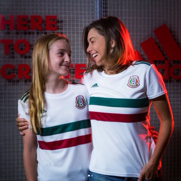 La actriz tiene dos hijas, Aitana es su hija menor, tiene 12 años y le encanta el fútbol.