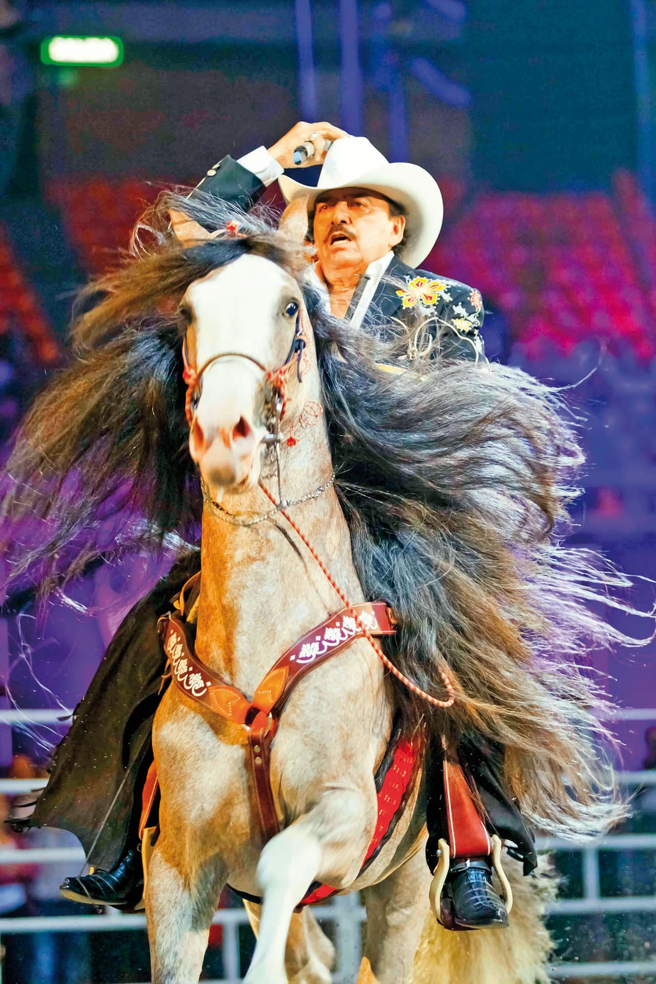 Joan siguió presentándose en jaripeos, cantando y deleitando a su público, hasta que el lunes 13 de julio de 2015 falleció a los 64 años, debido al cáncer en los huesos que padecía desde 1998.