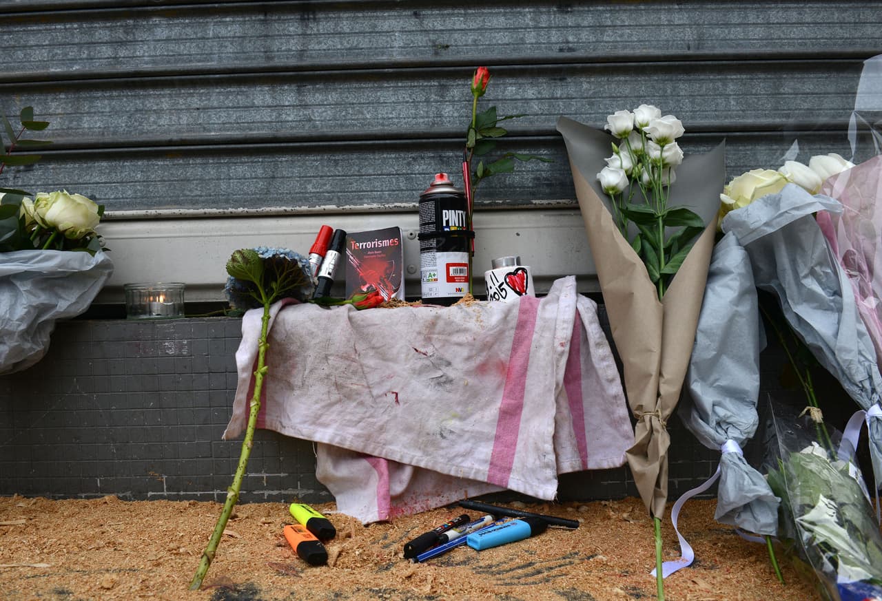 La policía francesa había informado previamente del hallazgo de un pasaporte sirio al lado de uno de los atacantes en el estadio de París.