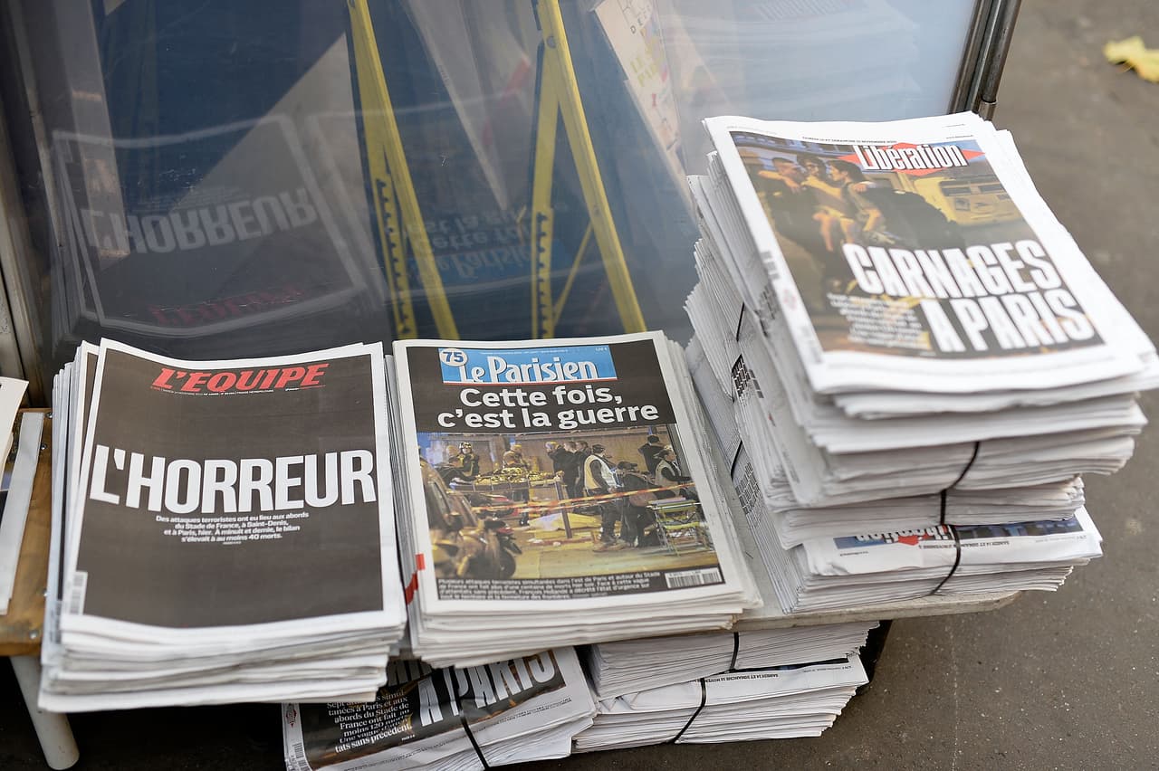 "El horror". "Esta vez es la guerra". "Carnicería en París". Las portadas de los principales periódicos franceses reflejaban el sentir de los franceses tras la que ya se considera la jornada más sangrienta en París desde la segunda Guerra Mundial.