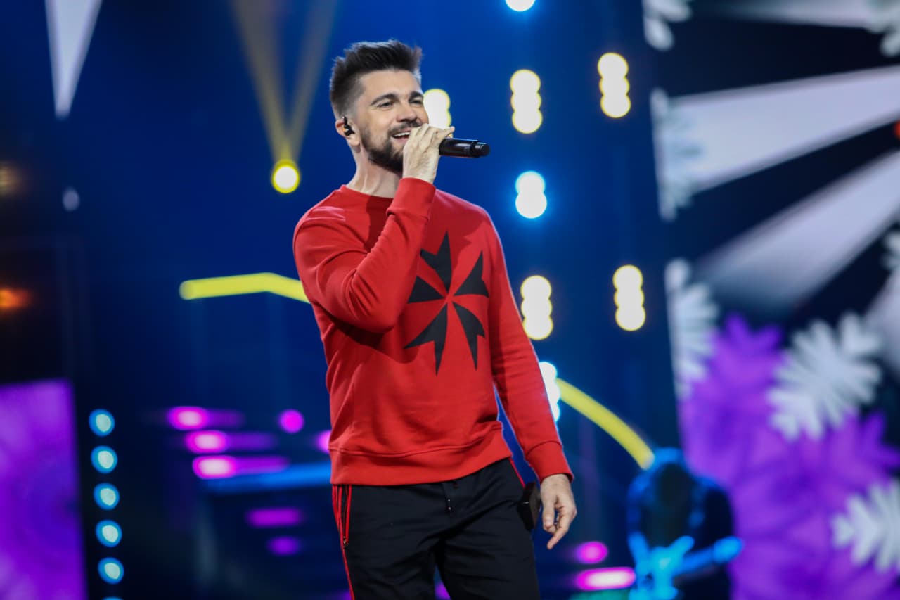 El show terminó con Juanes interpretando el tema Pa' dentro.