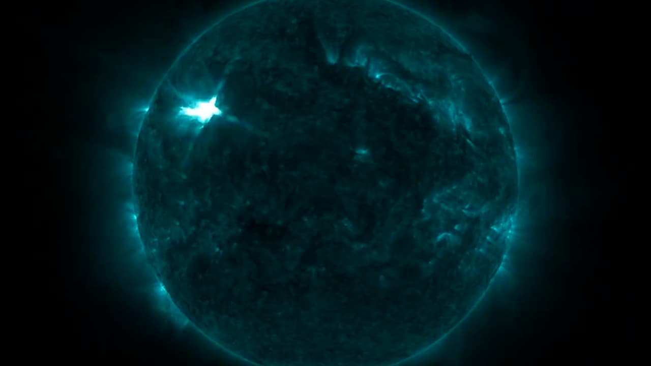 Así se ven las impactantes erupciones solares captadas por la NASA