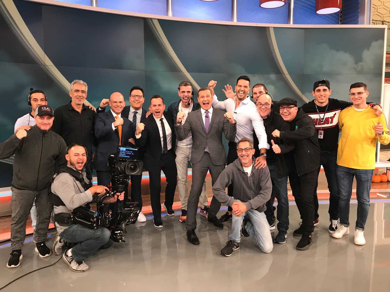 El 19 de noviembre se celebra el Día Internacional del Hombre y el equipo varonil de Despierta América lo festejó con esta fotografía en la que todos lucen gestos masculinos.