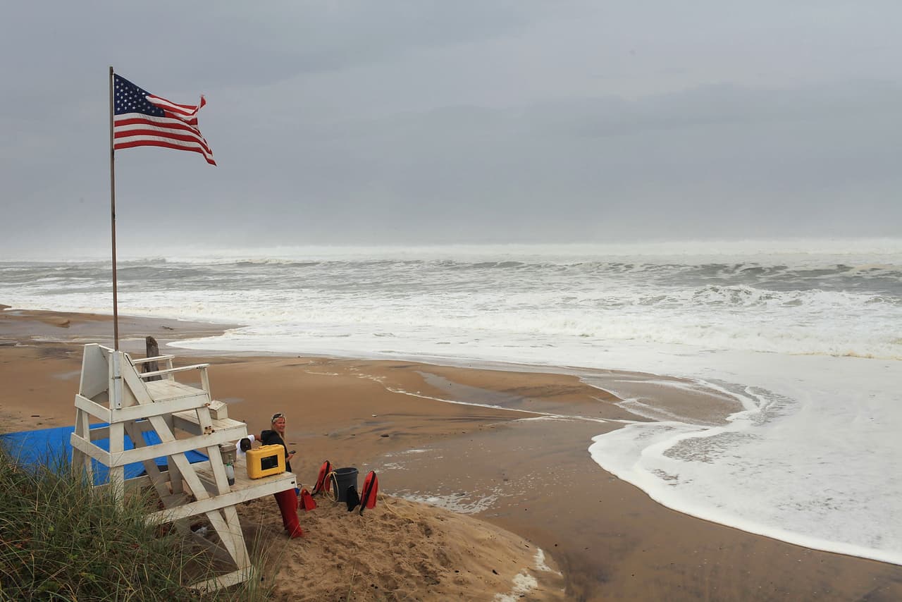 <b>Siga las orientaciones de las autoridades locales</b>. Si se le aconseja que evacue, coja su "bolsa de viaje" y salga inmediatamente.