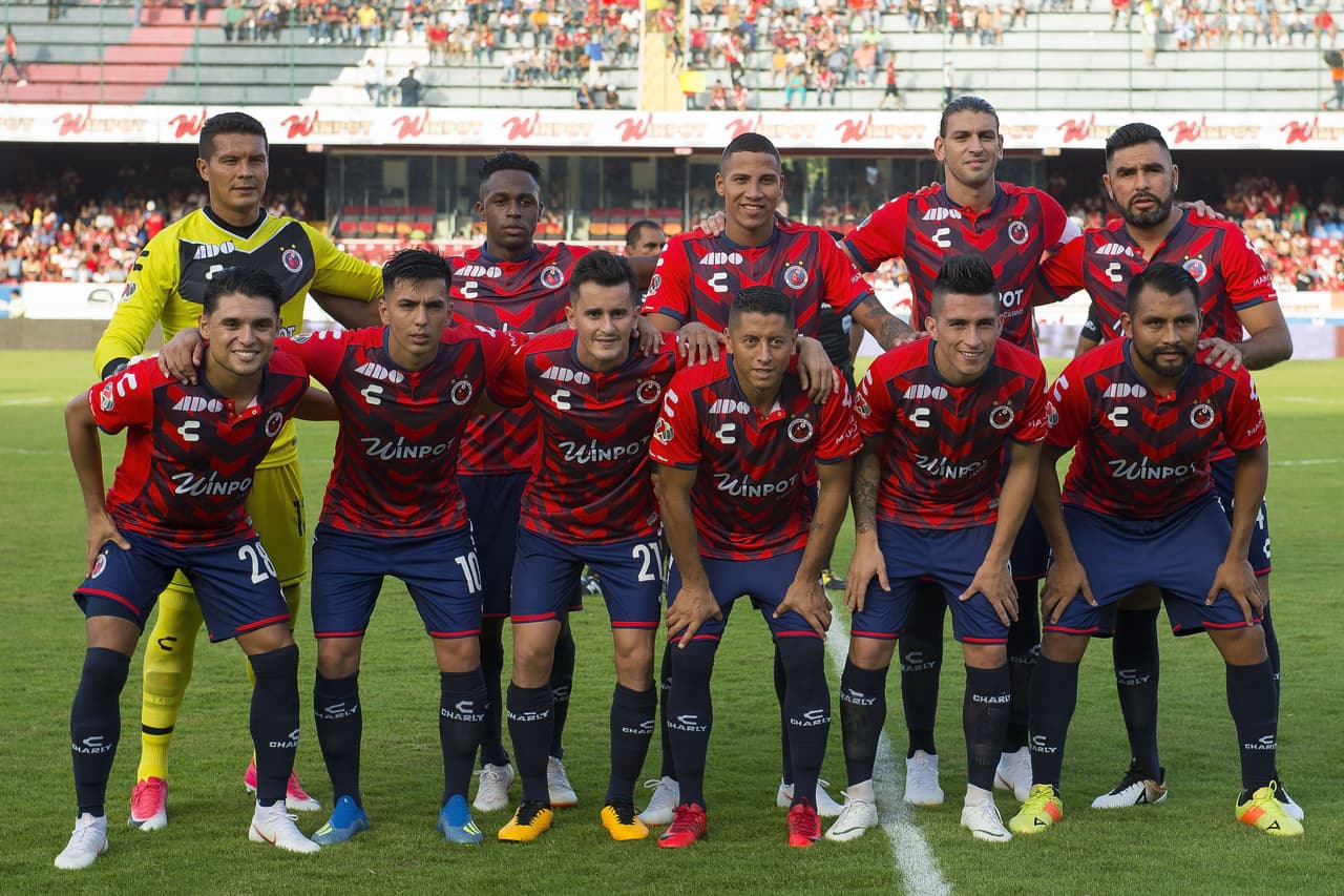Los jugadores de Veracruz posan antes del inicio del partido por la jornada 1 de la Liga MX Apertura 2018.