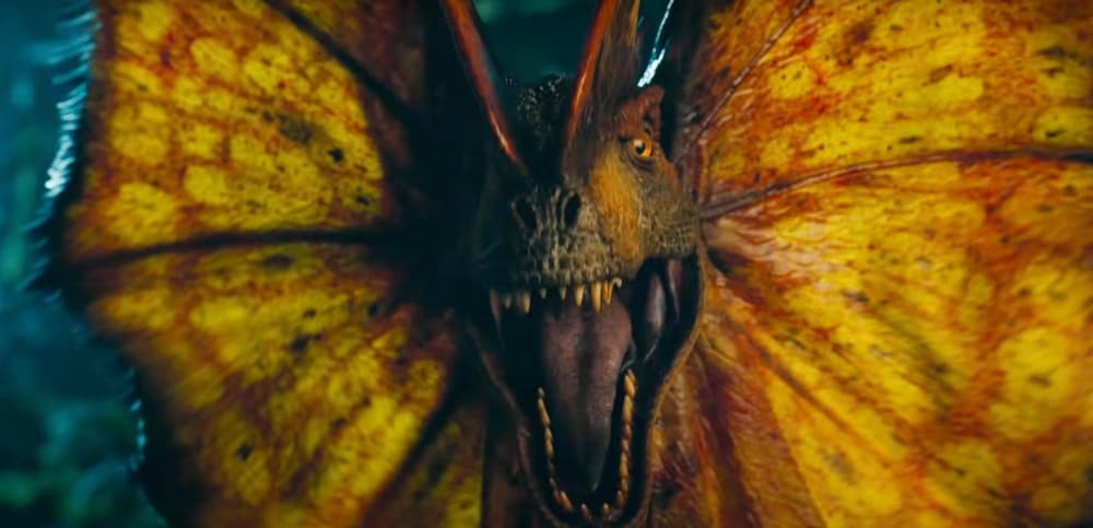 Curiosamente, Lewis Dodgson sufrió un destino parecido al que tuvo su compañero, ya que después de un apagón que lo dejó atrapado en el sistema de túneles, intentó escapar corriendo del lugar. Este plan fue una mala idea, ya que en un instante fue acorralado y devorado por un pequeño grupo de dilophosaurios.