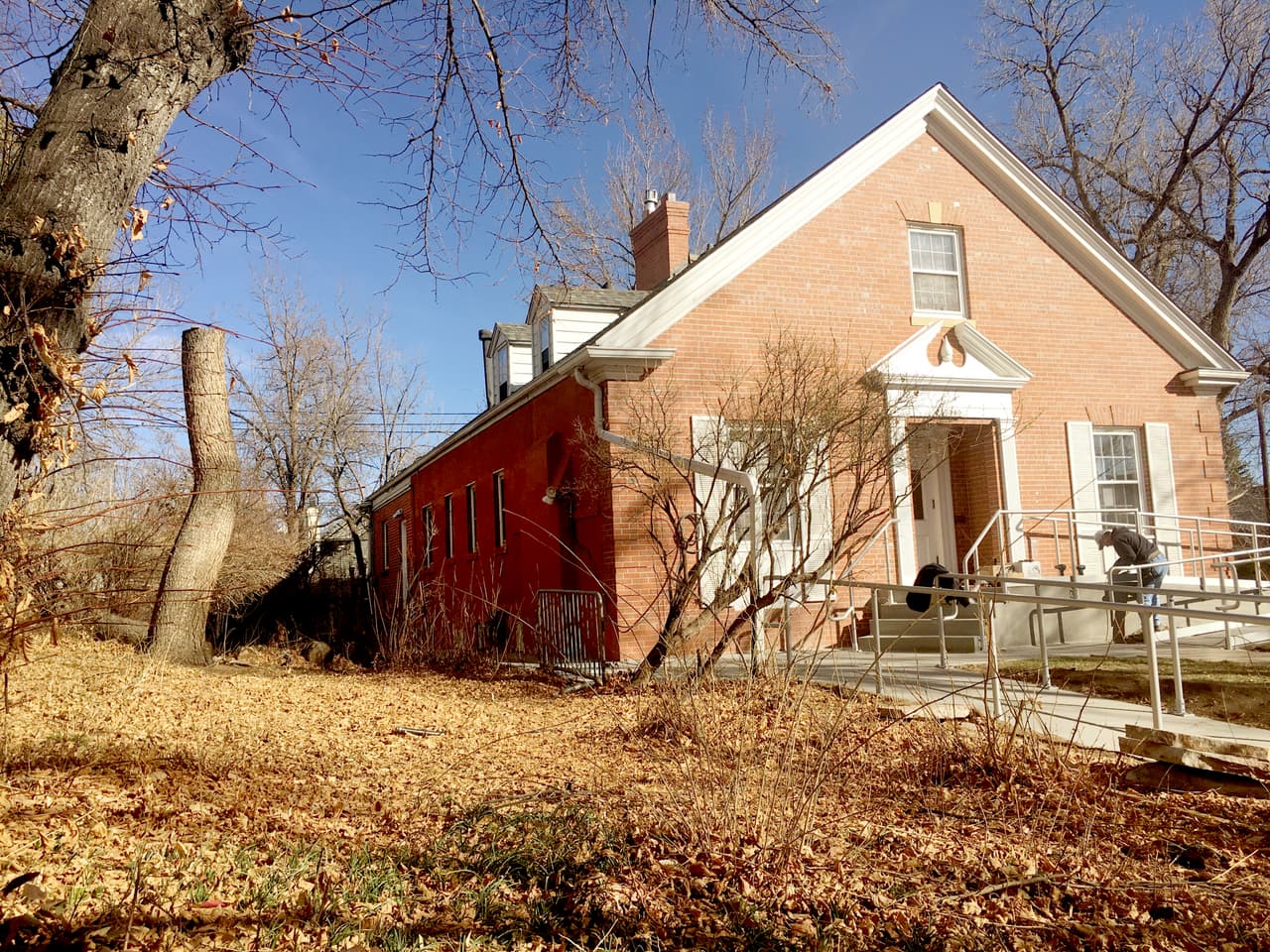 La congregación cuáquera Mountain View Friends Meeting en Denver, Colorado, ha ofrecido su techo a una inmigrante indocumentada que tiene una orden de deportación.