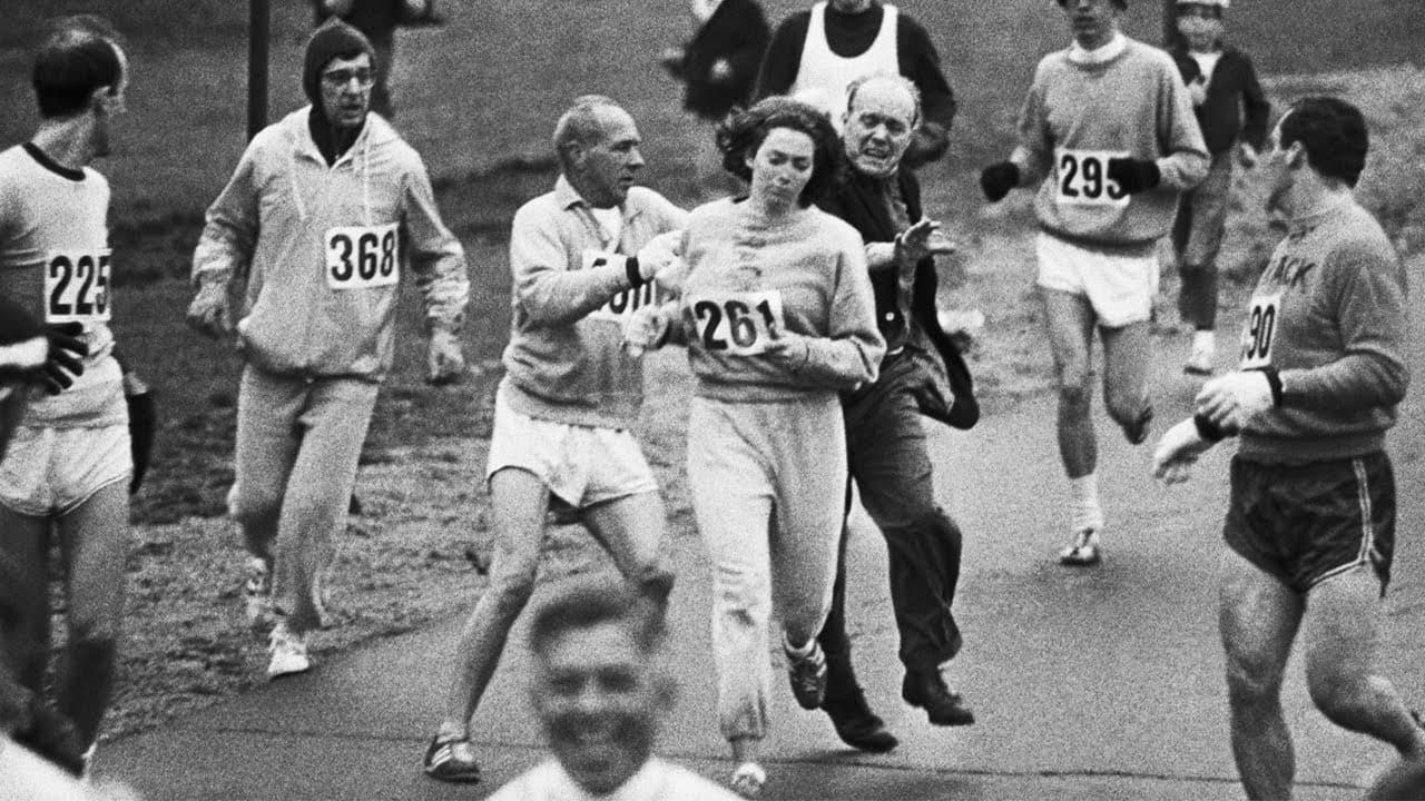 <b>Kathrine Switzer, 1967</b>
<br>Fue la primera mujer que rompió la barrera de género en el maratón de Boston y, posteriormente, continuó luchando para reconocer a las mujeres en maratone