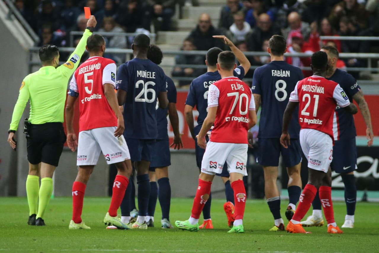 PSG no pudo en su visita al Reims y empató 0-0 con expulsión de Sergio Ramos al minuto 41 en la Jornada 10 de la Ligue 1.