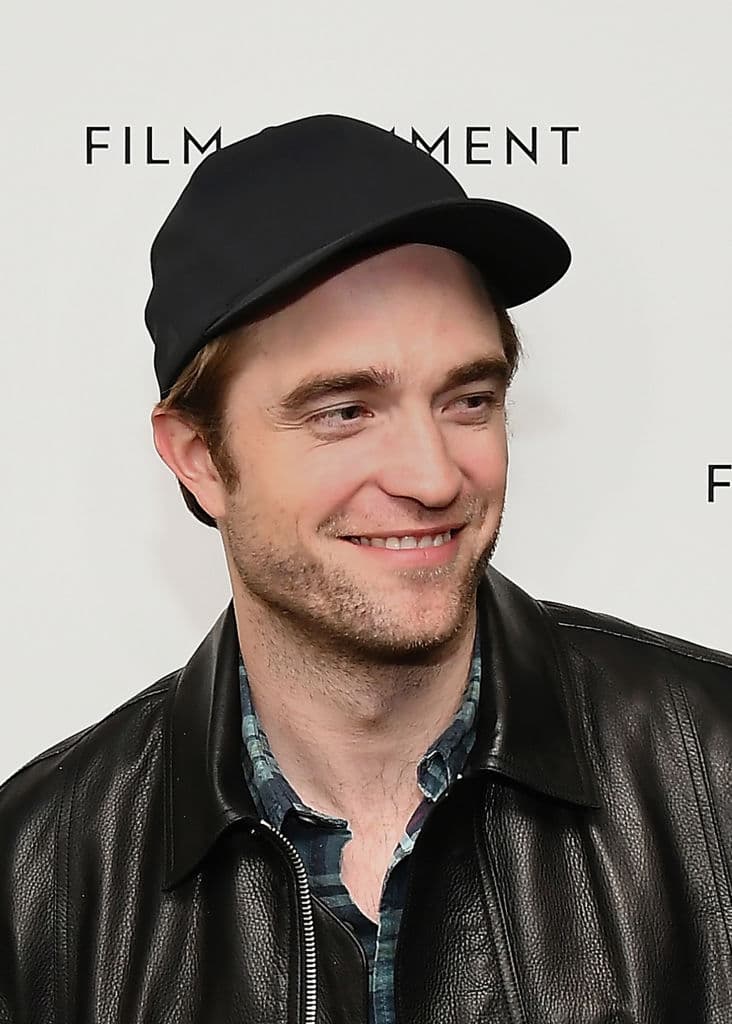 Incluso la gente de Gotham piensa que él es otro síntoma de lo mal que está la sociedad.